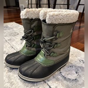 Boys Sorel Winter Boots - Size 7